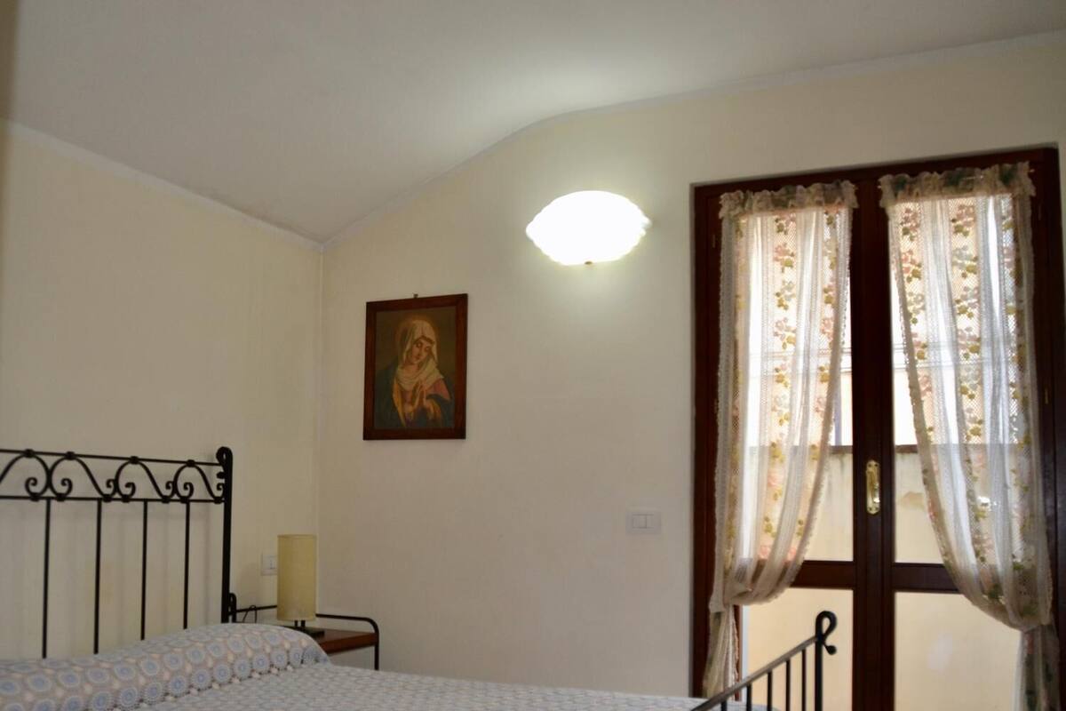 minibar, desk, free cots/infant beds, free wifi