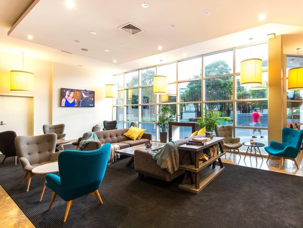 Bar (on property) - ibis Melbourne Glen Waverley (Glen Waverley)