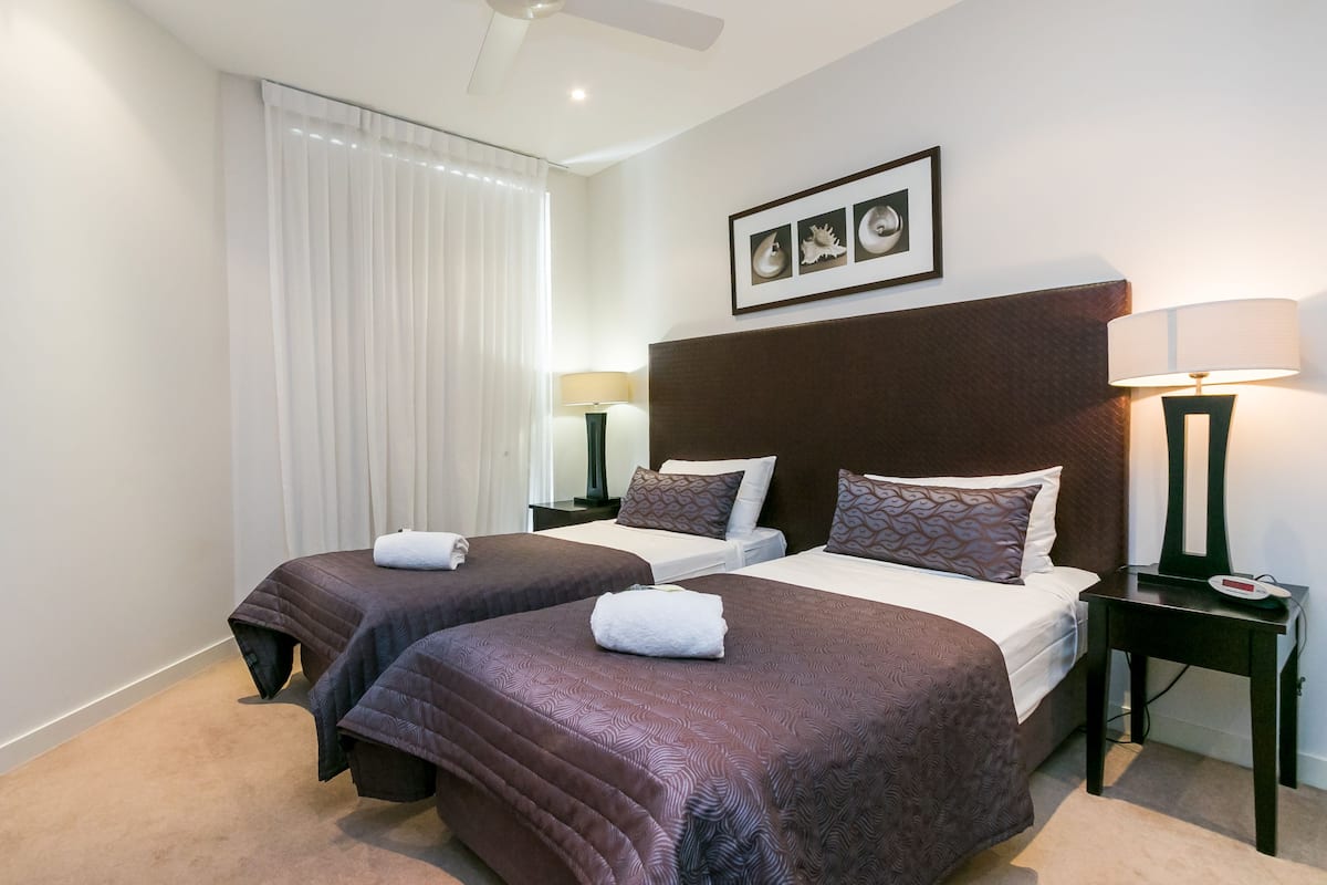 2 bedrooms, minibar, laptop workspace, soundproofing
