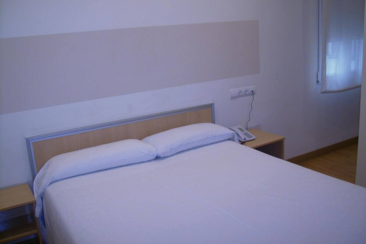 In-room safe, desk, blackout drapes, cribs (free)