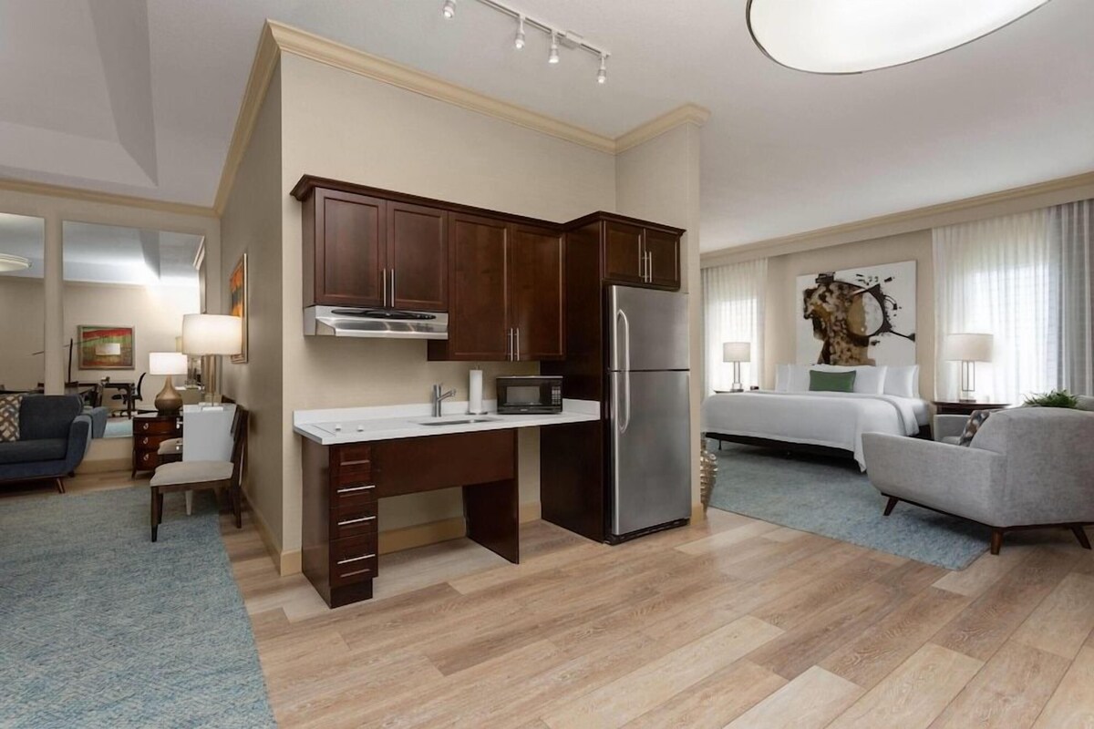 Premium bedding, pillow-top beds, in-room safe, desk