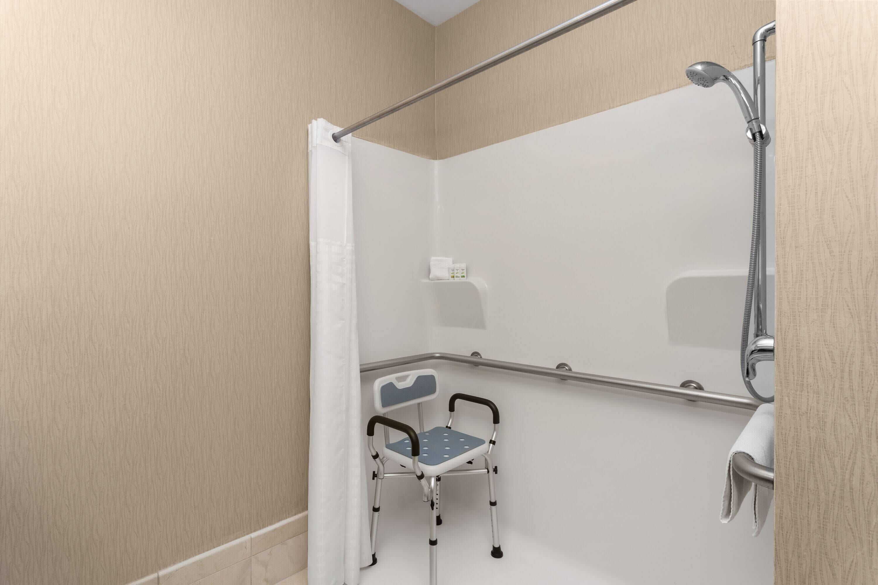 1 King Bed, Presidential, Mobility/Hearing Access Suite, Roll-In Shower, NSMK | Premium bedding, pillow-top beds, in-room safe, desk