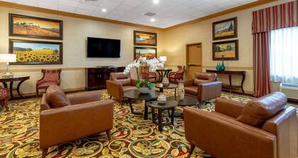 Hawthorn Extended Stay by Wyndham West Palm Beach