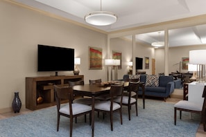 1 King Bed, Presidential, Mobility/Hearing Access Suite, Roll-In Shower, NSMK | Ylelliset vuodevaatteet, pillowtop-patjalliset sängyt