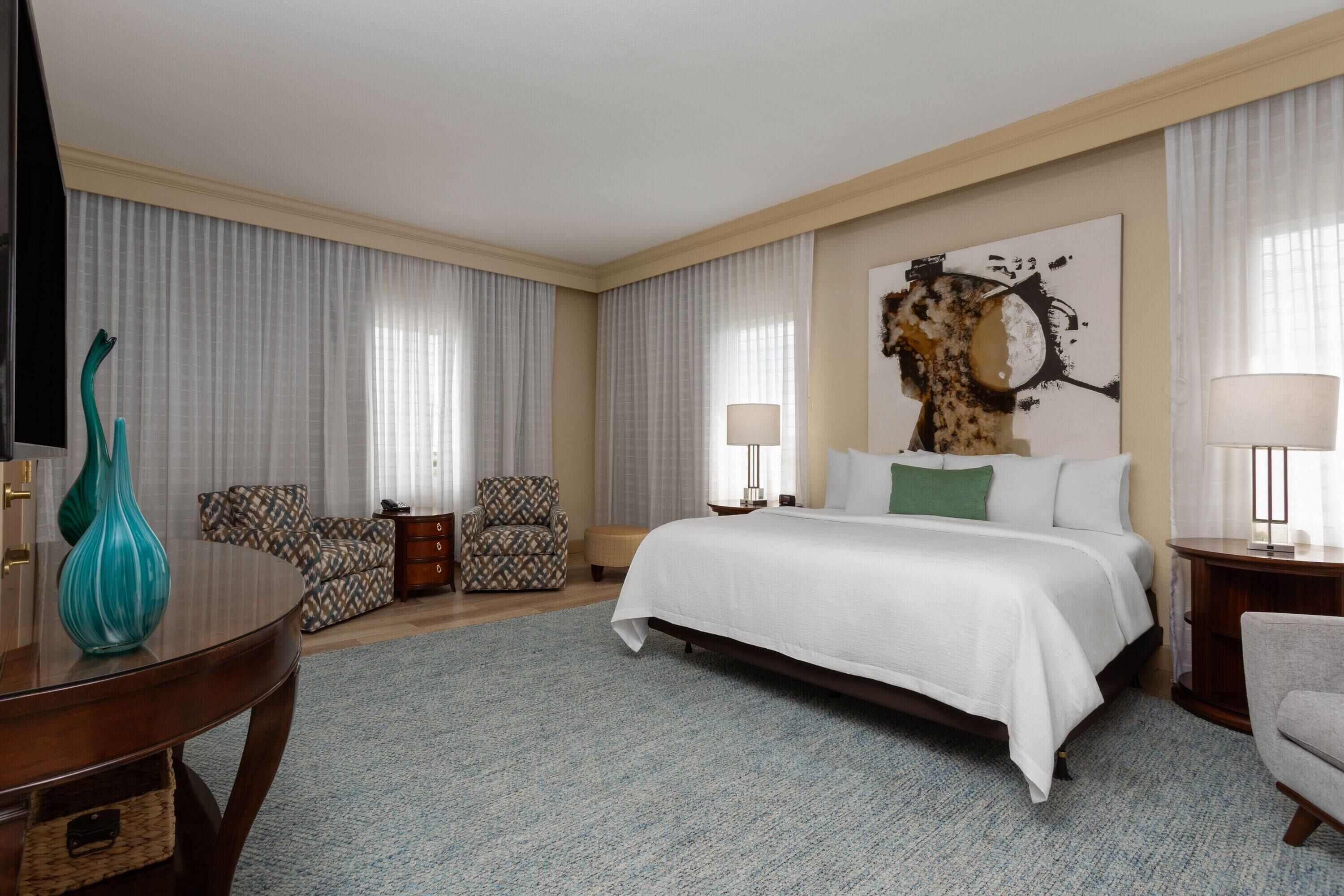 1 King Bed, Presidential, Mobility/Hearing Access Suite, Roll-In Shower, NSMK