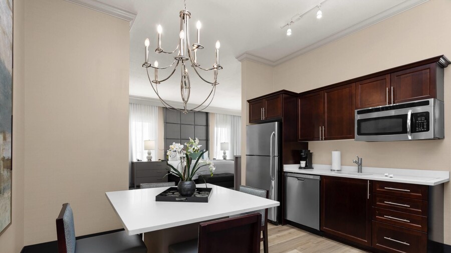 Hawthorn Extended Stay by Wyndham West Palm Beach Airport