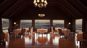 Breakfast, lunch, dinner served; international cuisine, garden views