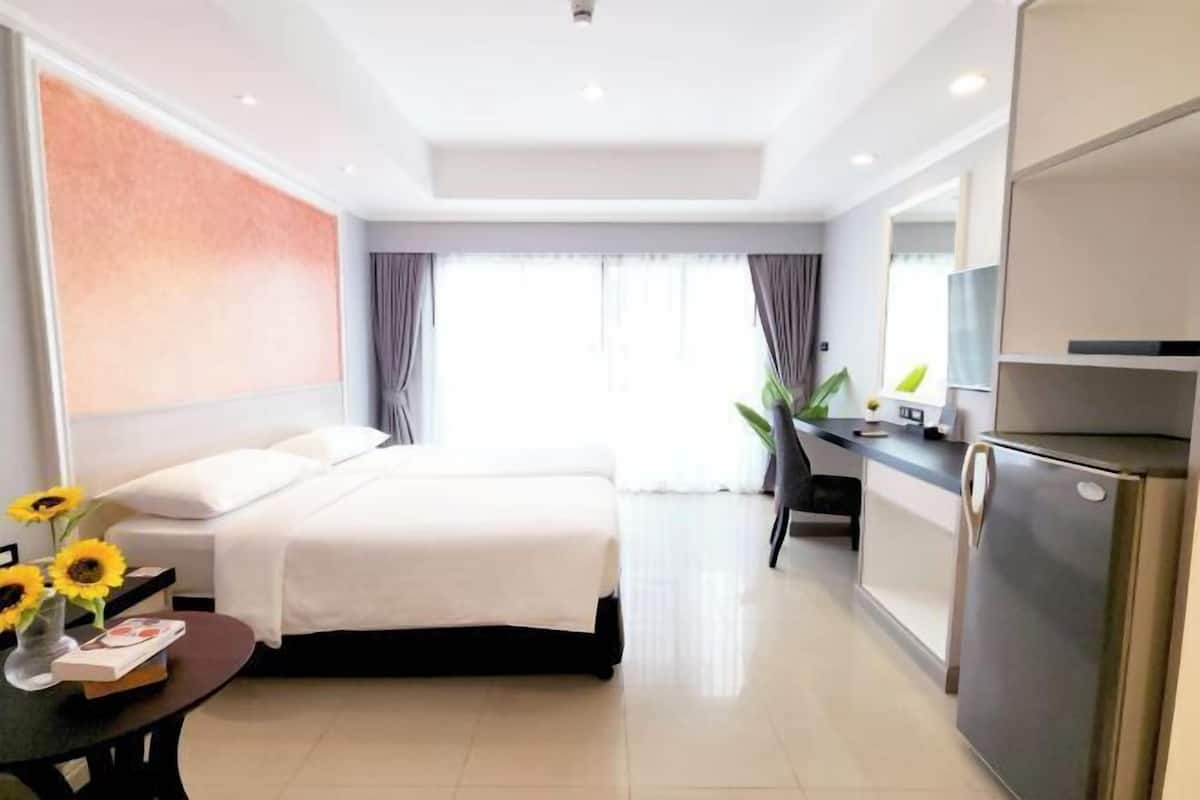 Minibar, in-room safe, desk, blackout curtains