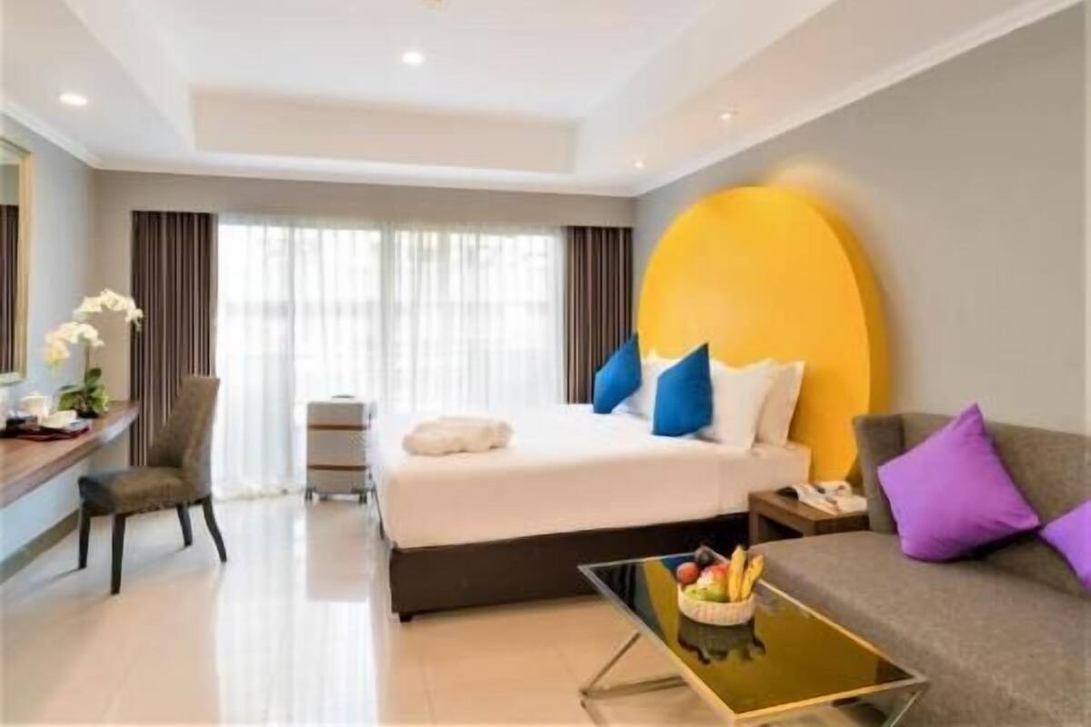 Minibar, in-room safe, desk, blackout drapes