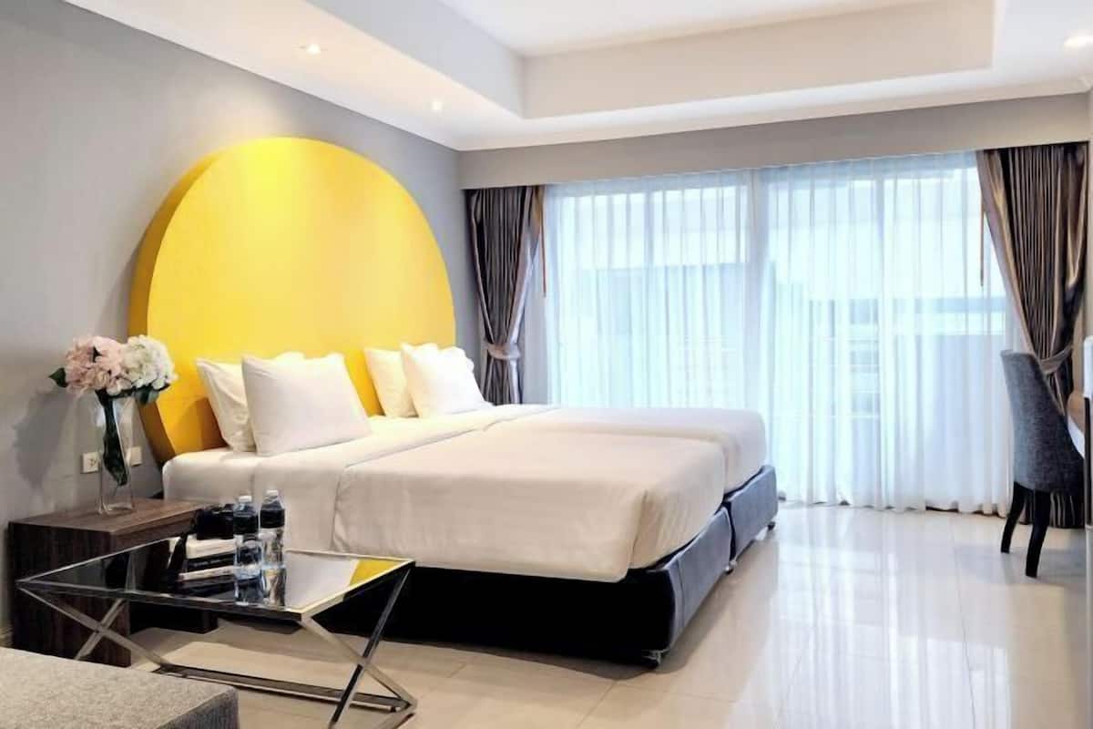 Minibar, in-room safe, desk, blackout curtains