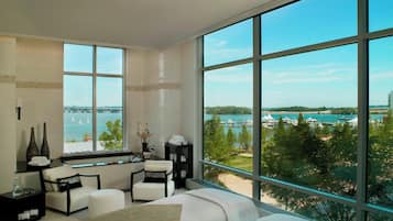 Couples treatment room(s), sauna, hot tub, steam room, body treatments