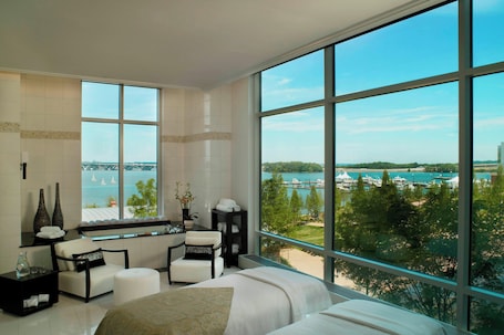 Couples treatment rooms, sauna, hot tub, steam room, body treatments. Gaylord National Resort & Convention Center