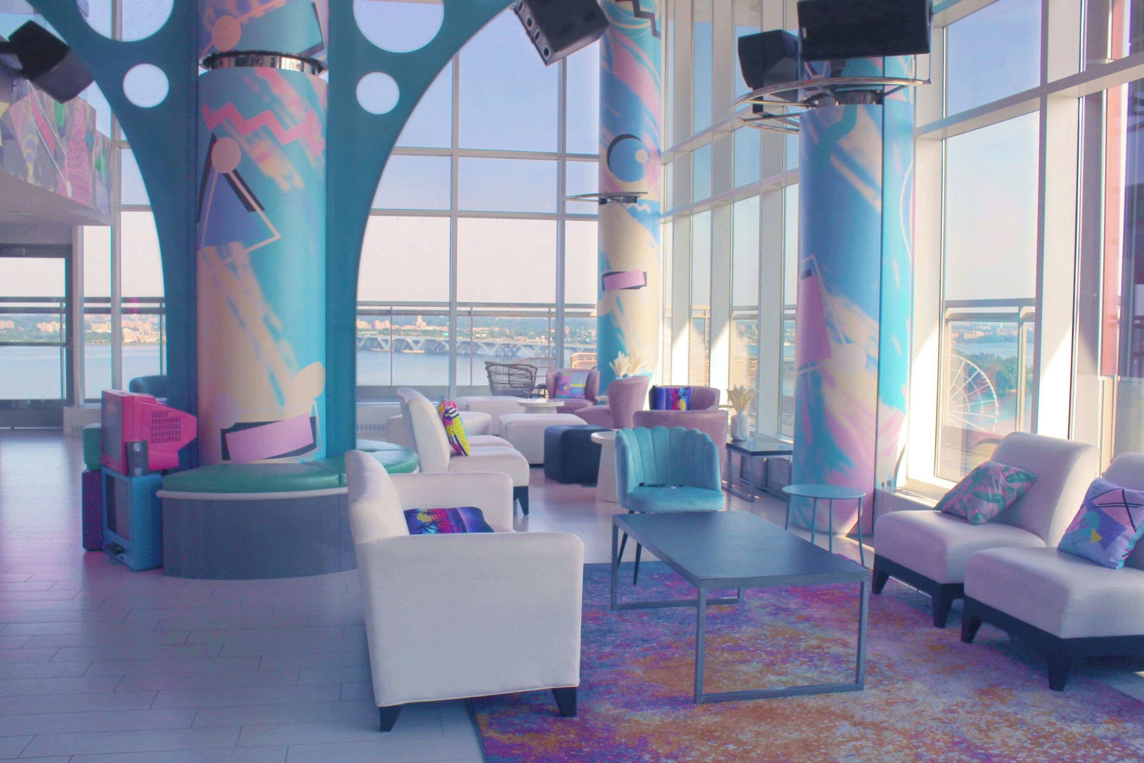 3 bars/lounges, rooftop bar