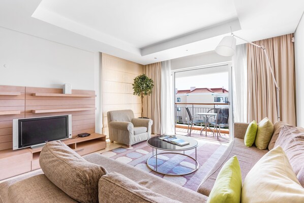 Luxury Suite, 2 Bedrooms | Living room