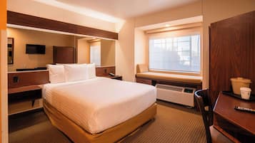 Standard Room, 1 Queen Bed | In-room safe, desk, iron/ironing board, free cots/infant beds