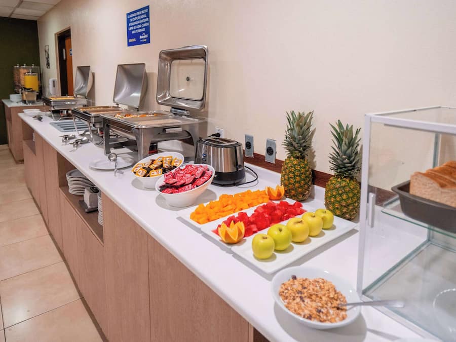 Free daily continental breakfast