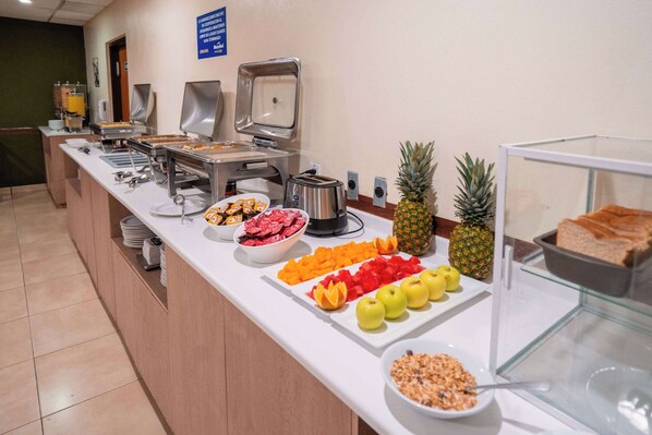 Free daily continental breakfast