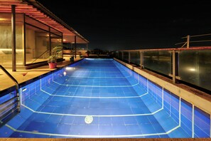 Outdoor pool, pool loungers