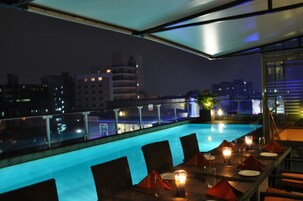 Outdoor pool, sun loungers