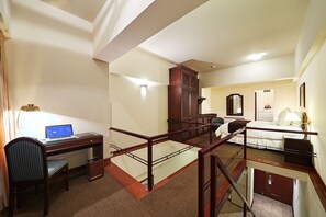 Suite, 1 Queen Bed