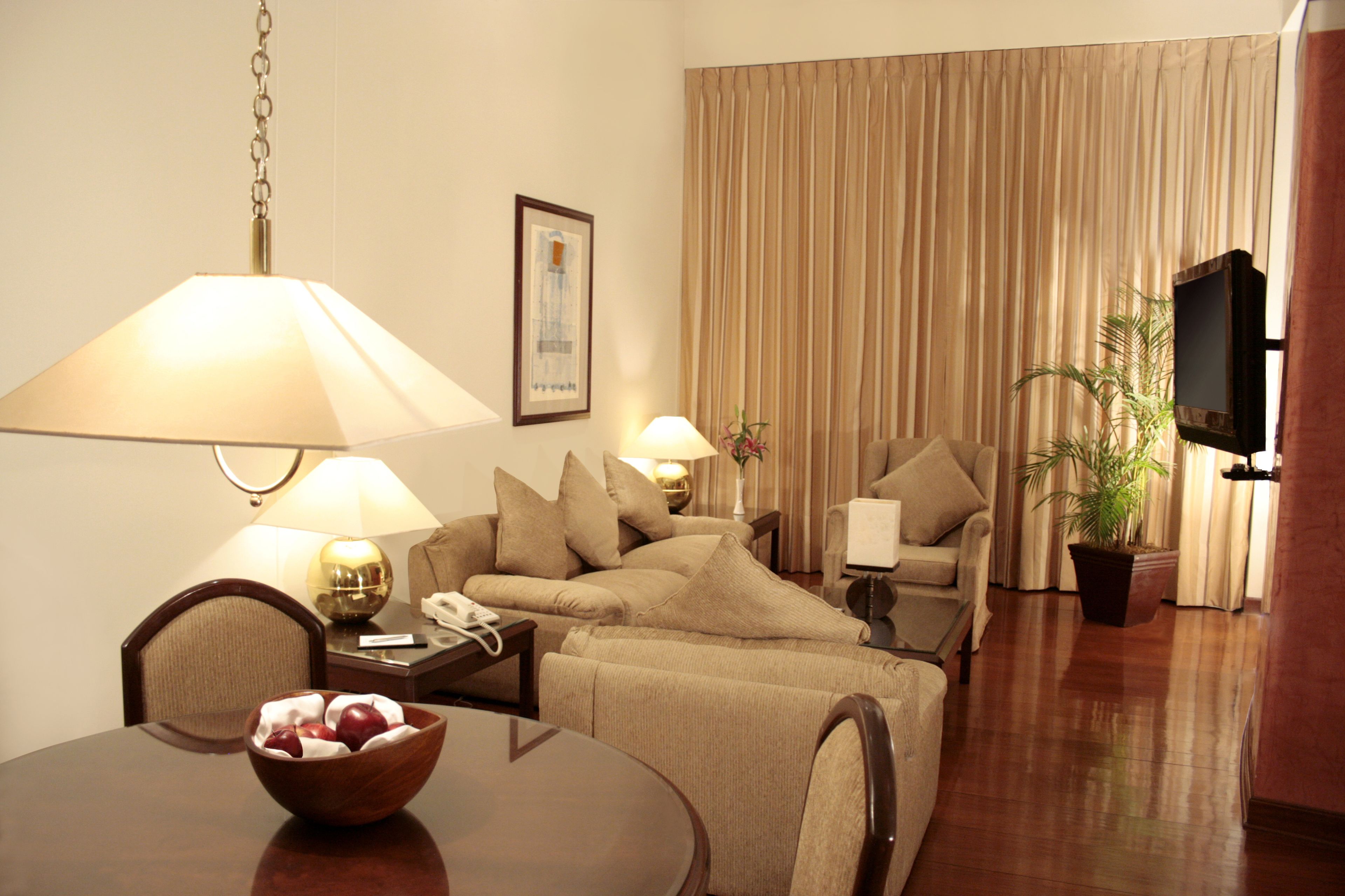 executive suite | living room | lcd tv