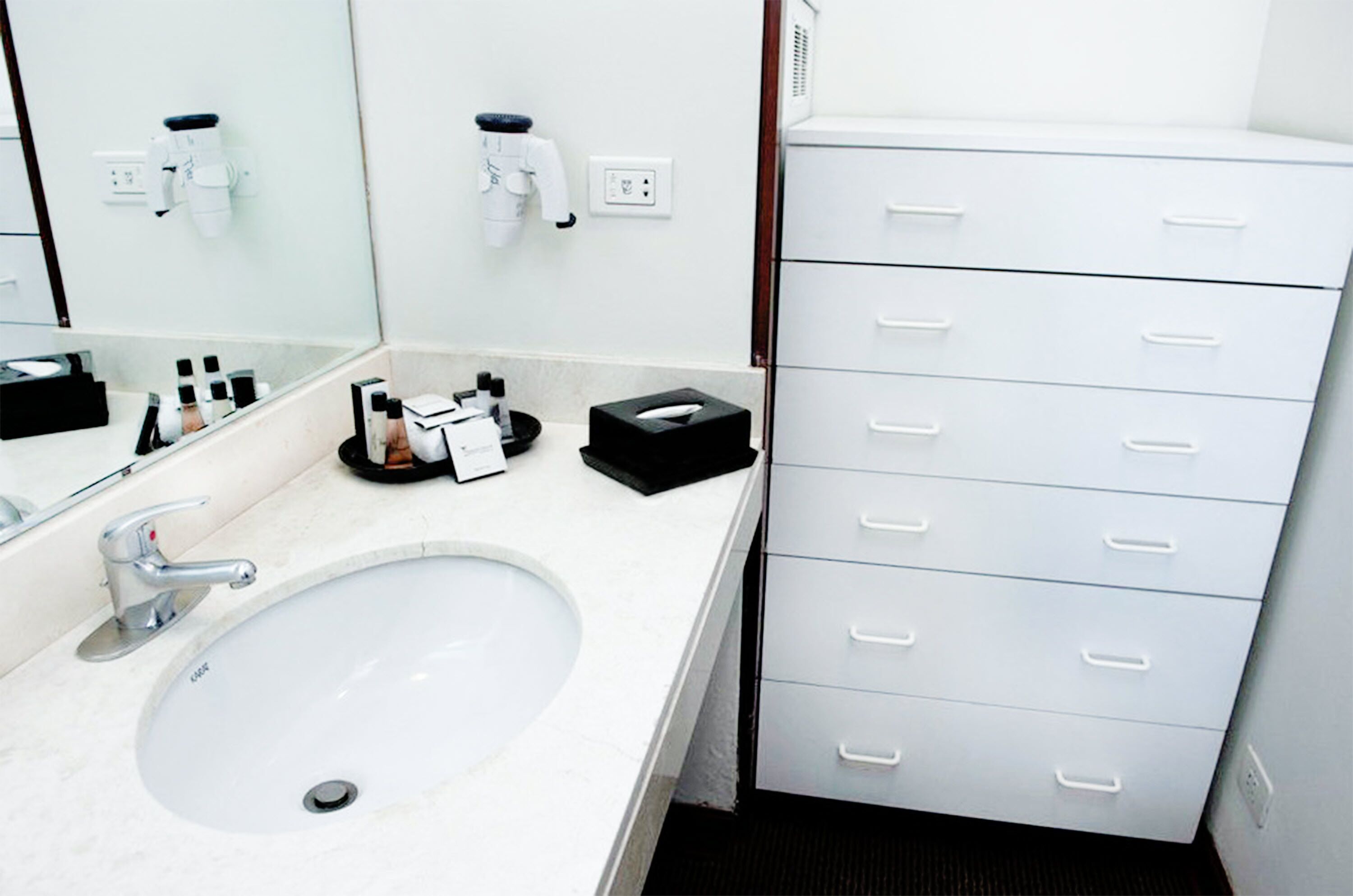 suite, 1 queen bed | bathroom | hair dryer, towels