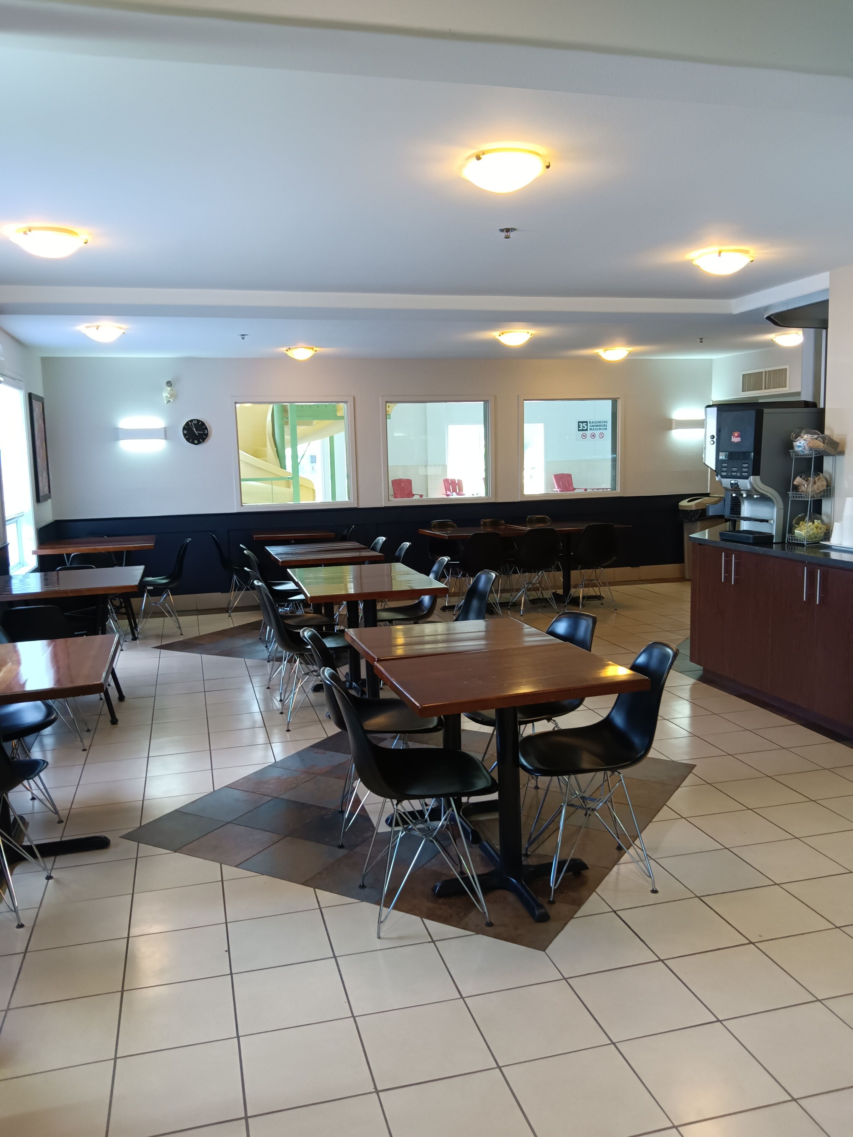 free daily continental breakfast