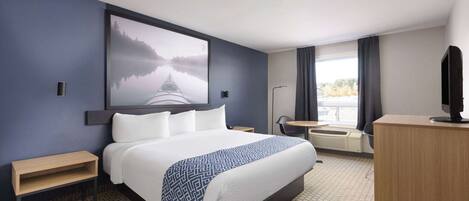 Camera Standard, 1 letto king | Una scrivania, tende oscuranti, ferro/asse da stiro, Wi-Fi gratuito