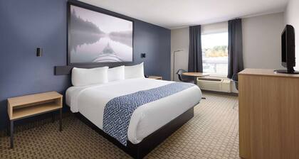 Super 8 by Wyndham St-Jerome