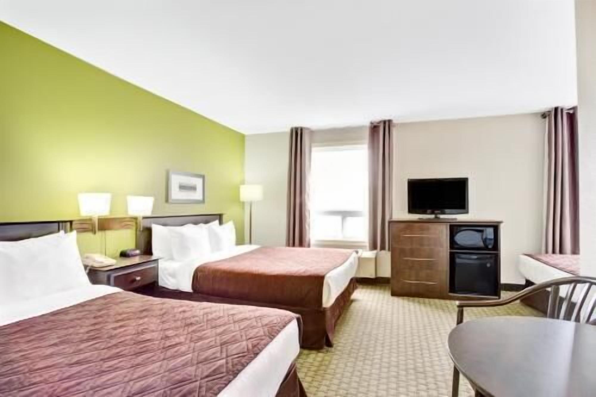 Desk, blackout drapes, iron/ironing board, free WiFi