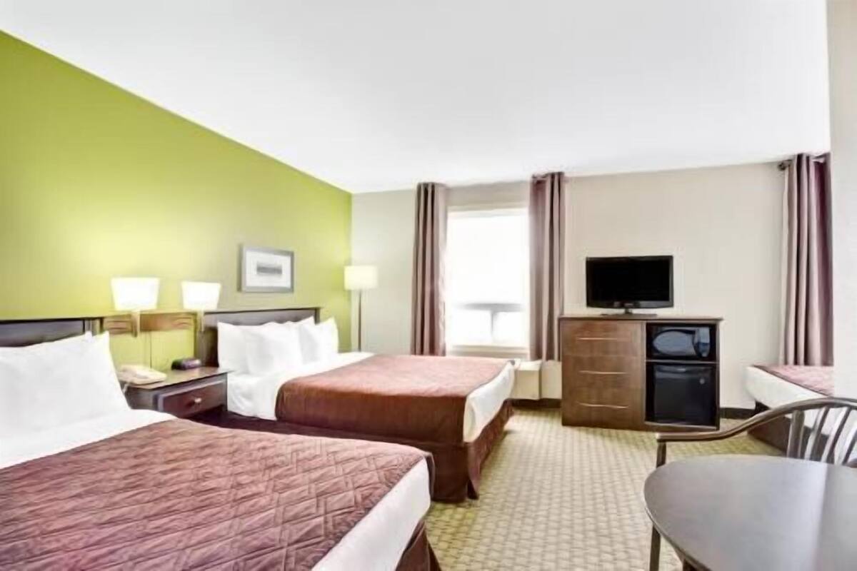 Desk, blackout drapes, iron/ironing board, free WiFi