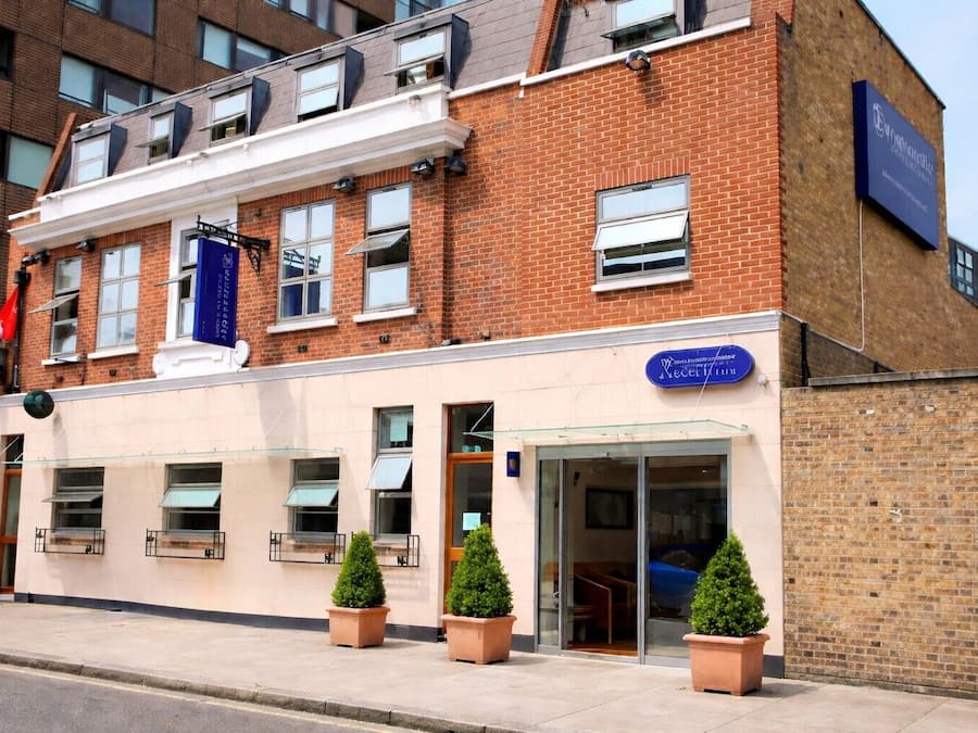 Fachada de la propiedad