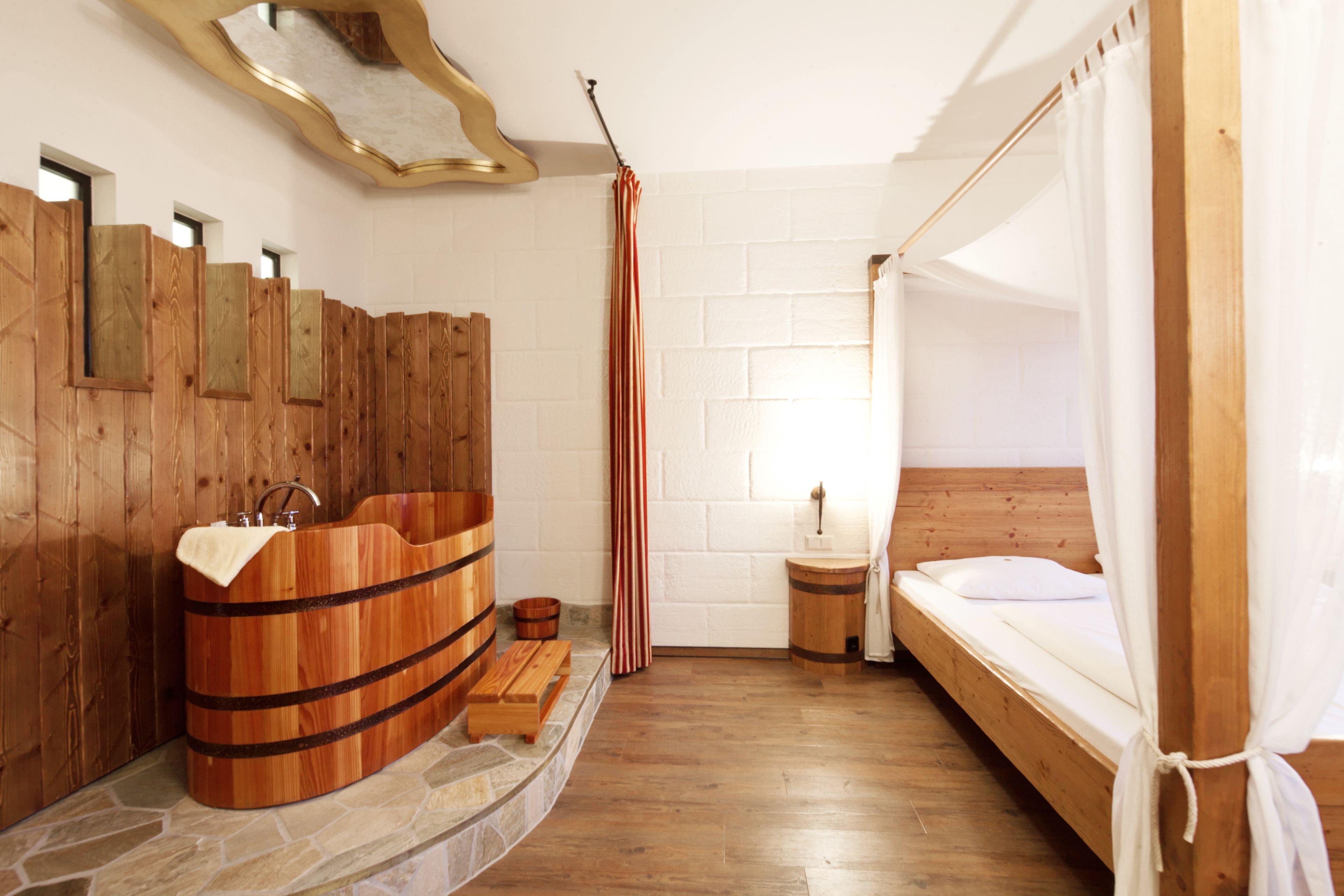 captains room | hypo-allergenic bedding, in-room safe, desk, soundproofing