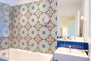 Double or Twin Room, Garden View | Bathroom