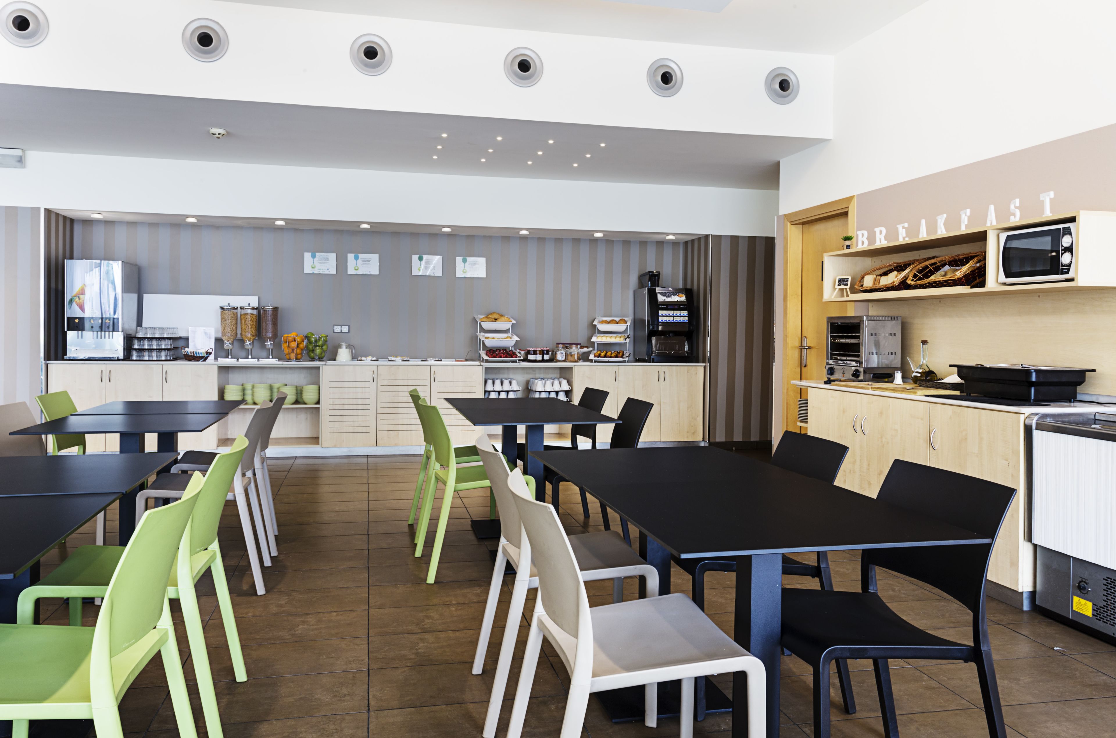 Photo - B&B HOTEL Madrid Aeropuerto T1 T2 T3