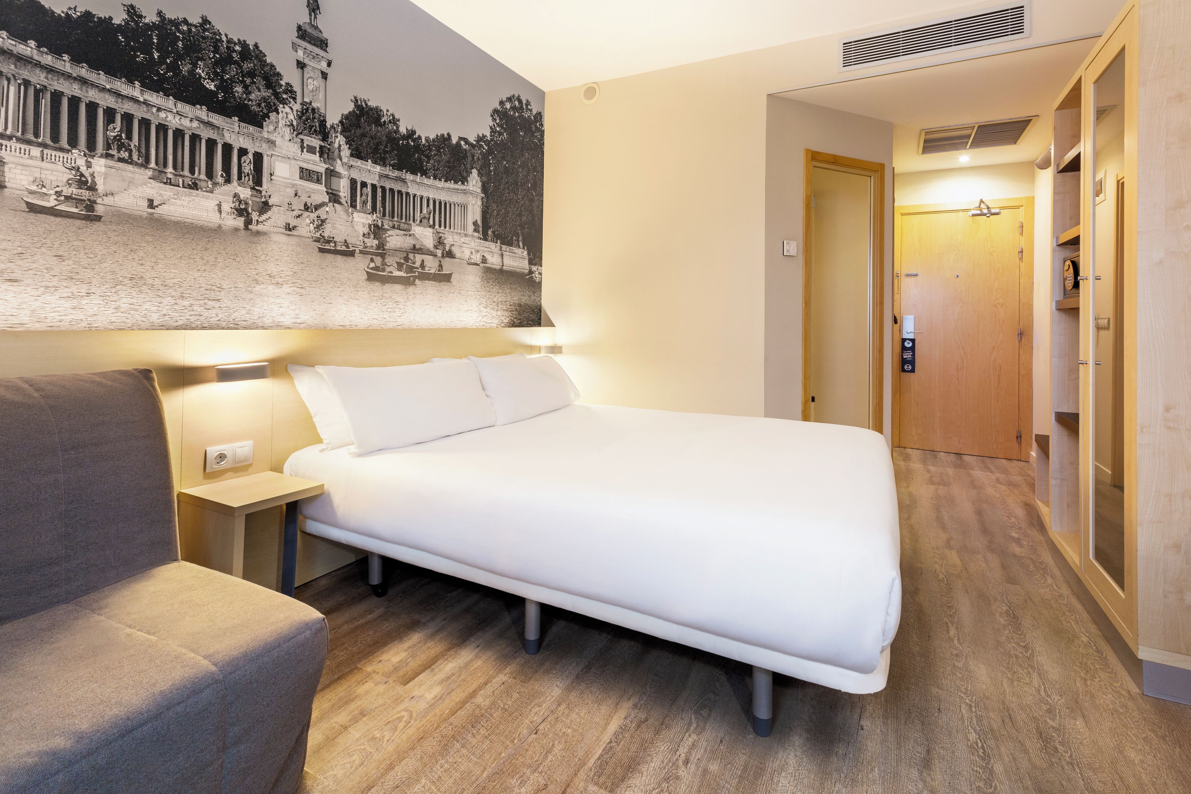 Photo - B&B HOTEL Madrid Aeropuerto T1 T2 T3