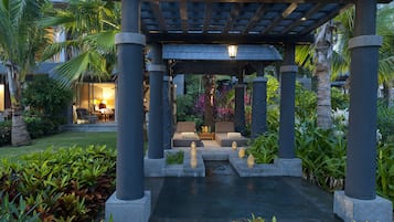 Ocean Front Pavilion with Plunge Pool | Property grounds