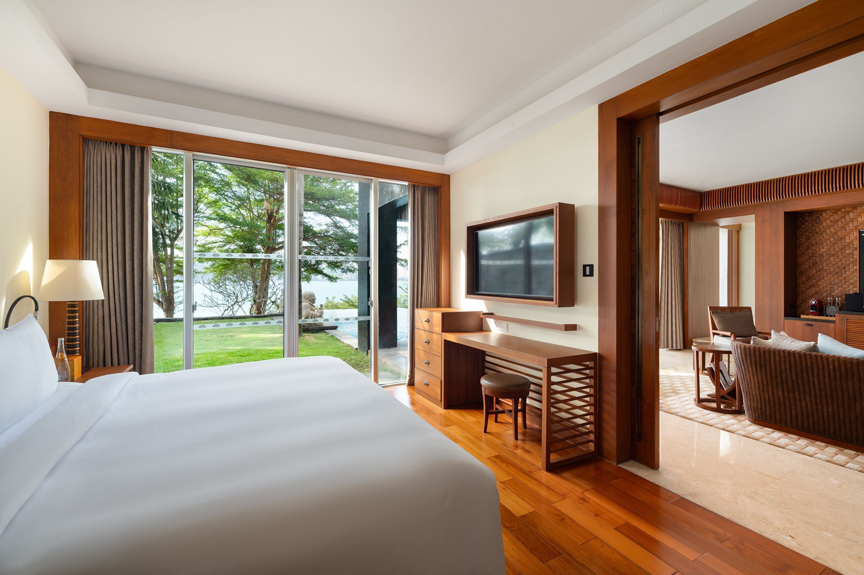 ルーム オーシャンフロント (Pavillion with Plunge Pool) | 羽毛の掛け布団、ミニバー、セーフティボックス (室内)、デスク