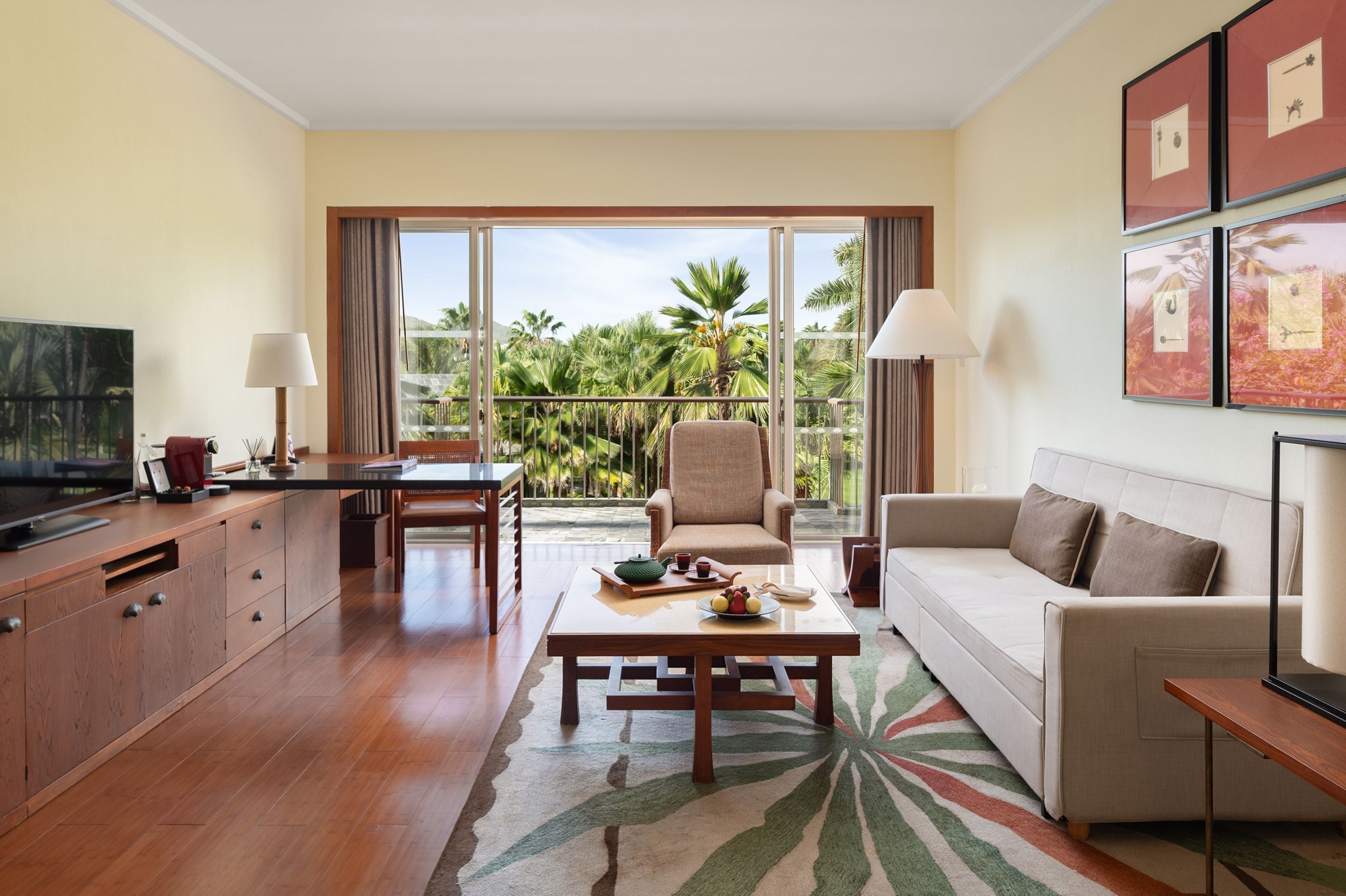 套房, 1 张特大床, 海洋景观 | 羽绒被、迷你吧、客房内保险箱、办公桌