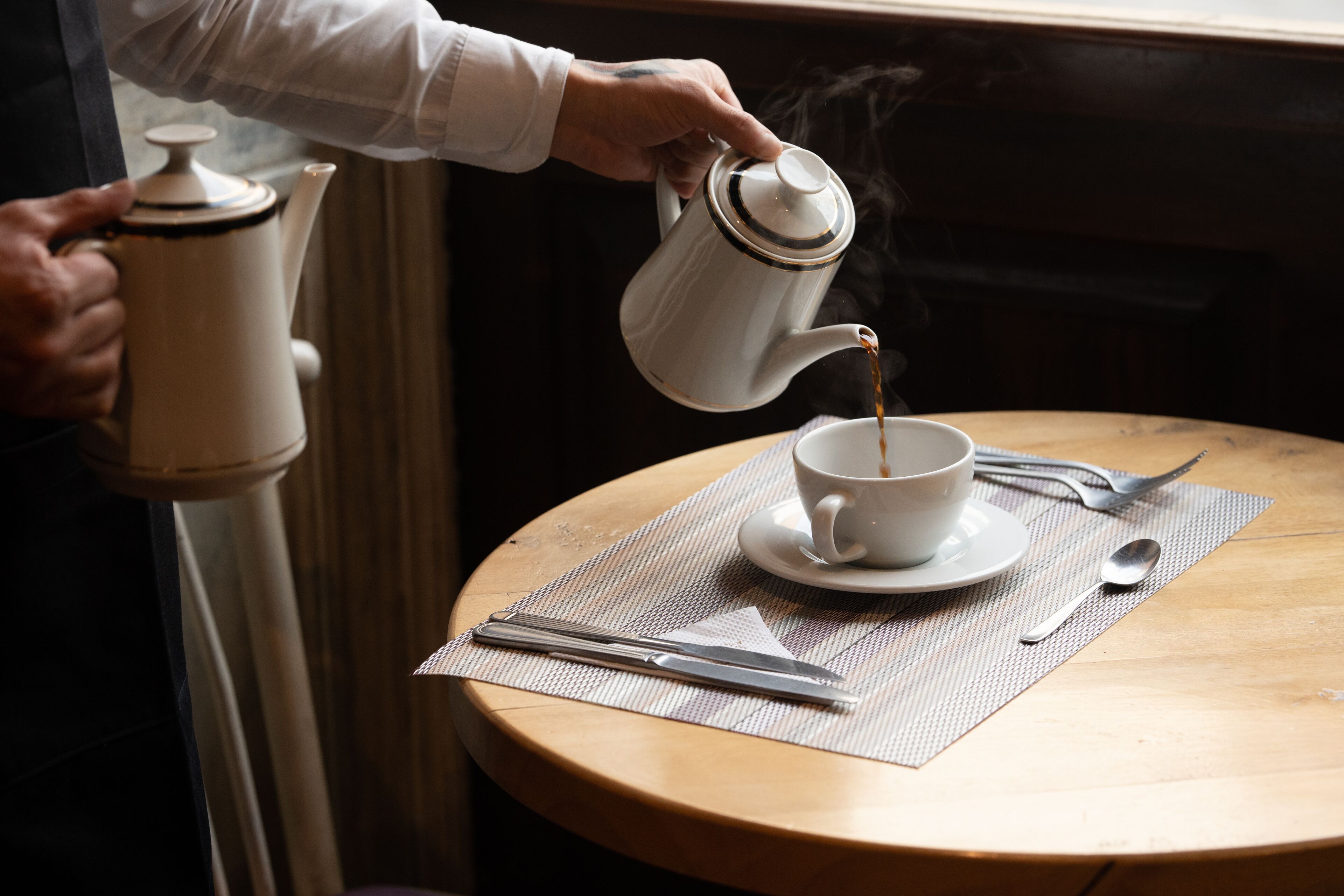 2 restaurants, breakfast, lunch, dinner served; italian cuisine