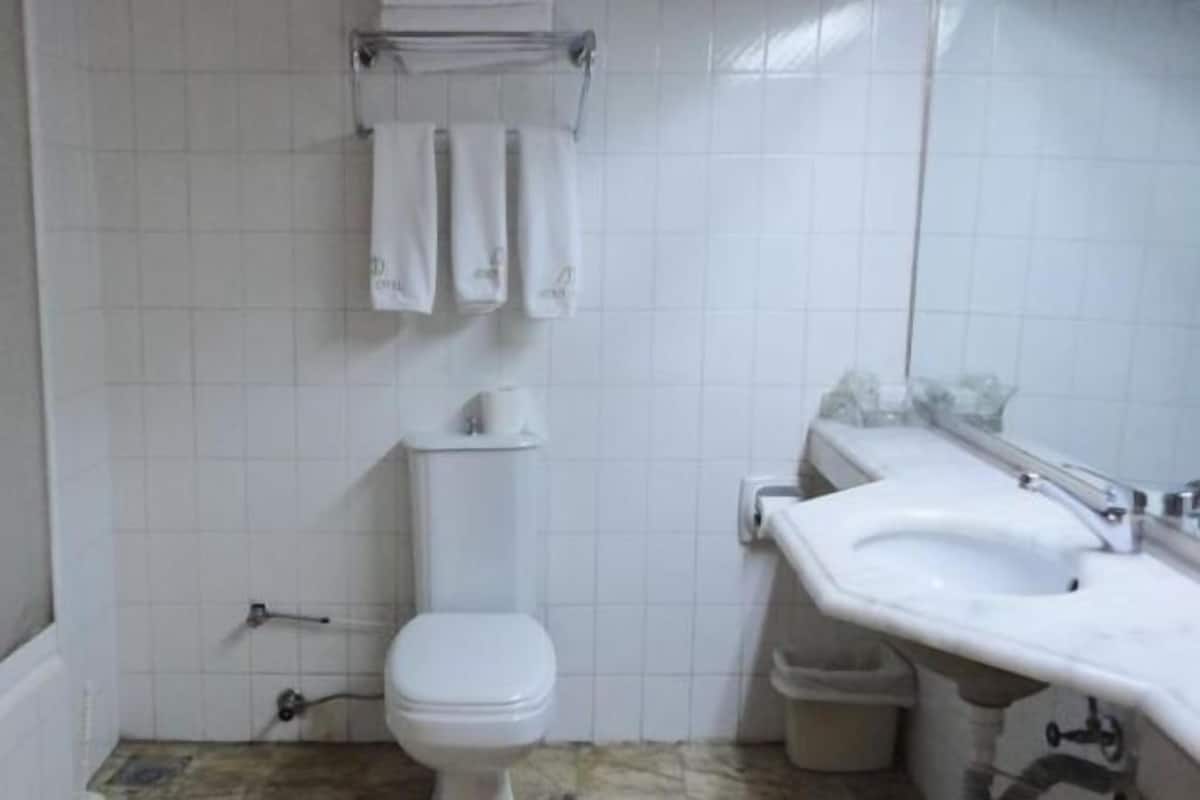 Küvet, derin küvet, ücretsiz banyo/kozmetik ürünleri