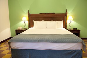 Deluxe Room | In-room safe, desk, free cribs/infant beds, rollaway beds - La Gran Francia (Granada)