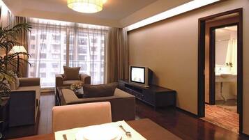 Business suite | Woonkamer | Televisie