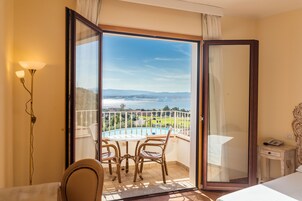 Superior Double or Twin Room, Balcony, Harbor View | Hypo-allergenic bedding, down comforters, minibar, in-room safe