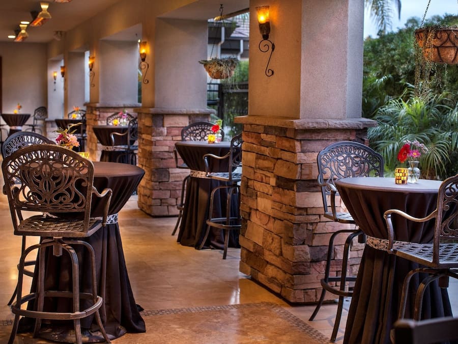 Breakfast and dinner served, American cuisine