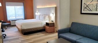 Holiday Inn Express & Suites Phoenix - Glendale Sports Dist by IHG