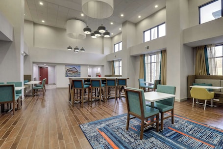 Free daily buffet breakfast . Hampton Inn & Suites St. Louis-Edwardsville