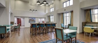 ハンプトン  イン & スイーツ セントルイス- エドワーズビル