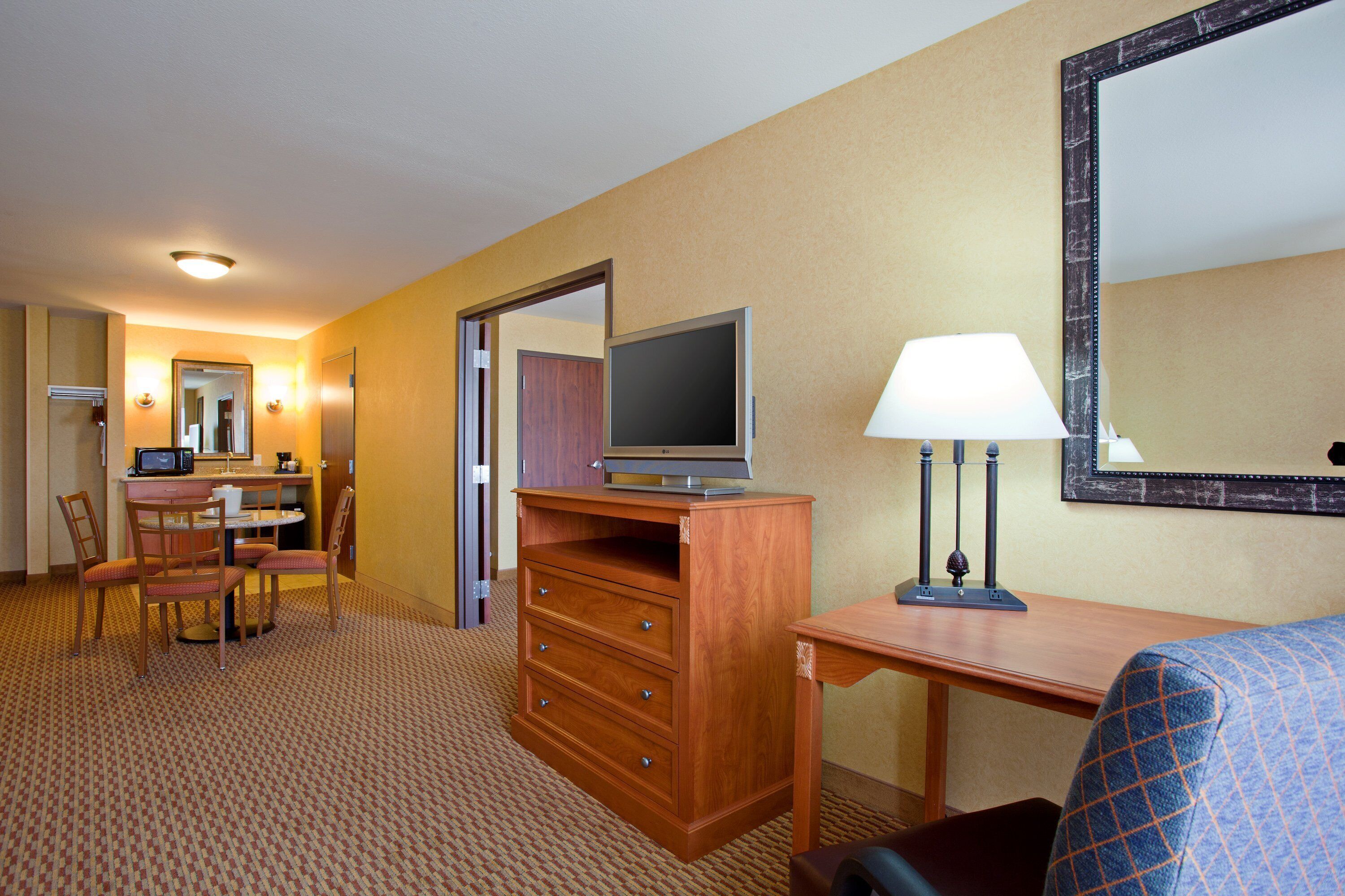 Photo - Holiday Inn Express Ontario