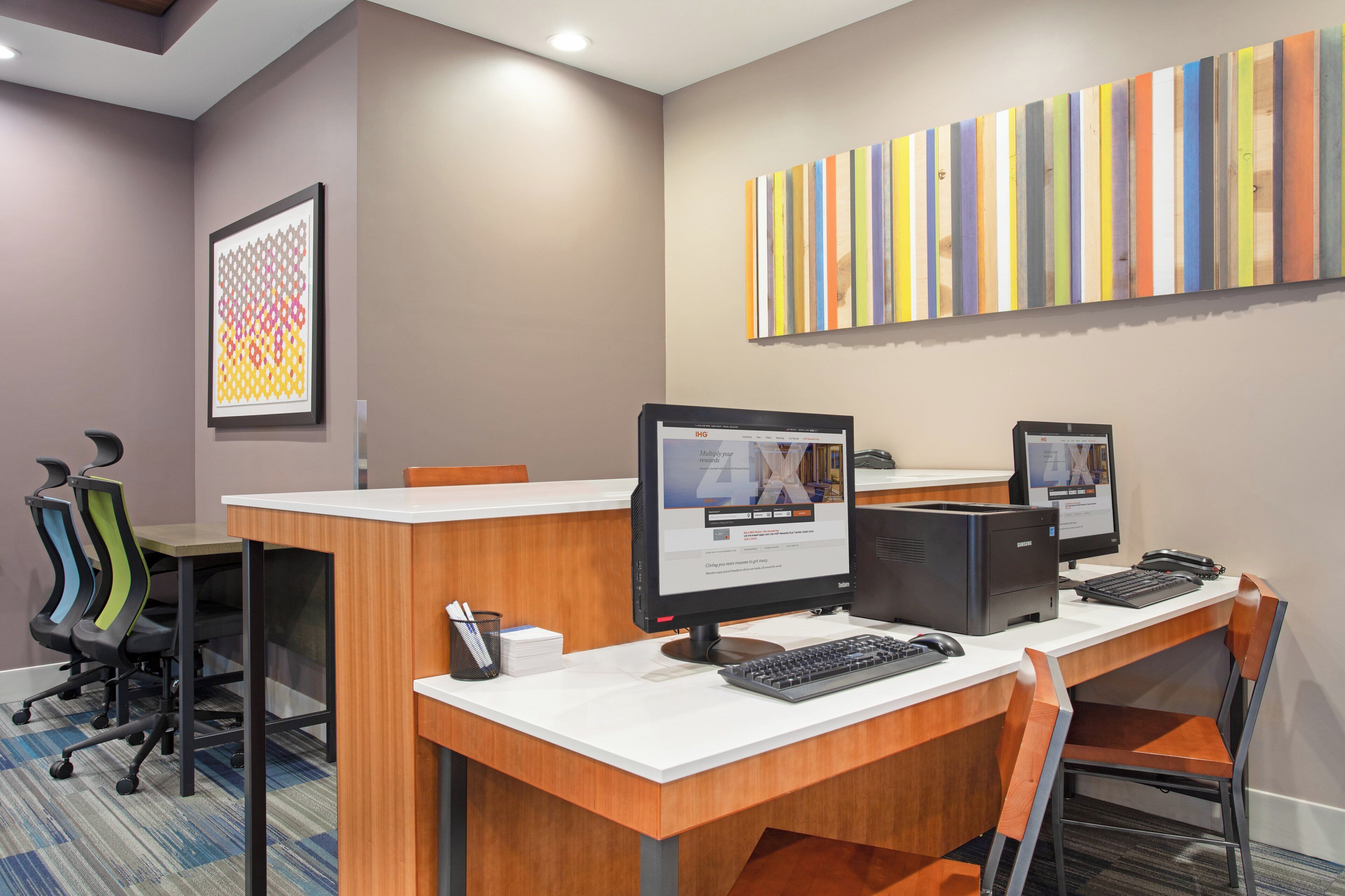 Photo - Holiday Inn Express Ontario